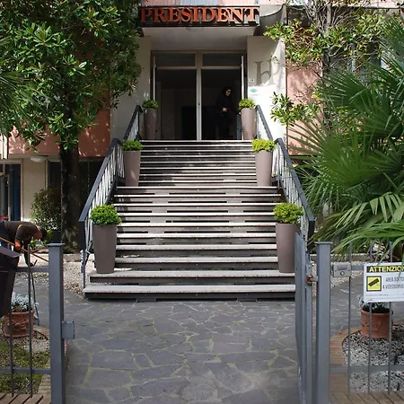Hotel President 3*